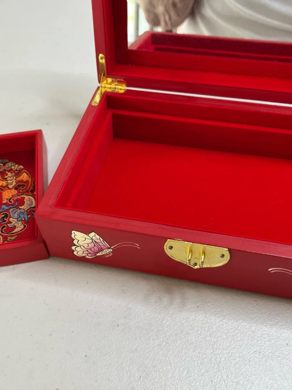 Red Vintage Wooden Jewelry Storage Box with Hand-Painted Floral Design